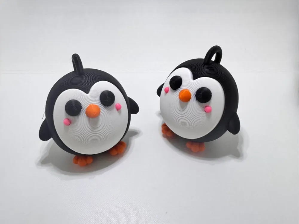 Cute Penguin 3D Printed Keychain – Adorable Animal Keyring